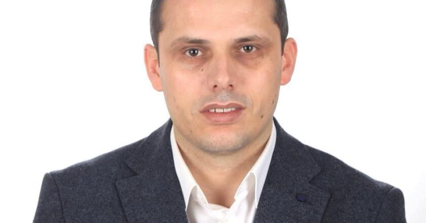 Kush është profesori Përparim Gruda?