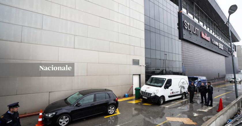 Serbi i dyshuar për grabitjen e armatosur te “Albi Mall”, ka mbetur i plagosur