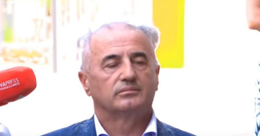 Avokati Arianit Koci i rruan flokët para Kuvendit: Po na rrezikohet shteti